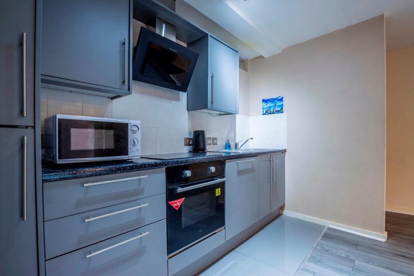 Apartment Centre - 50 Percent Off Monthly *