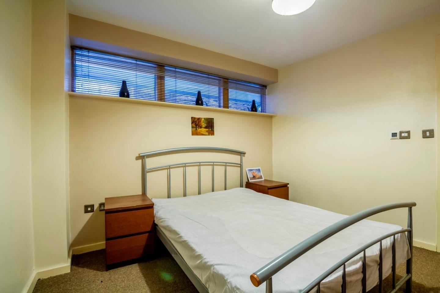 Apartment Centre - 50 Percent Off Monthly *