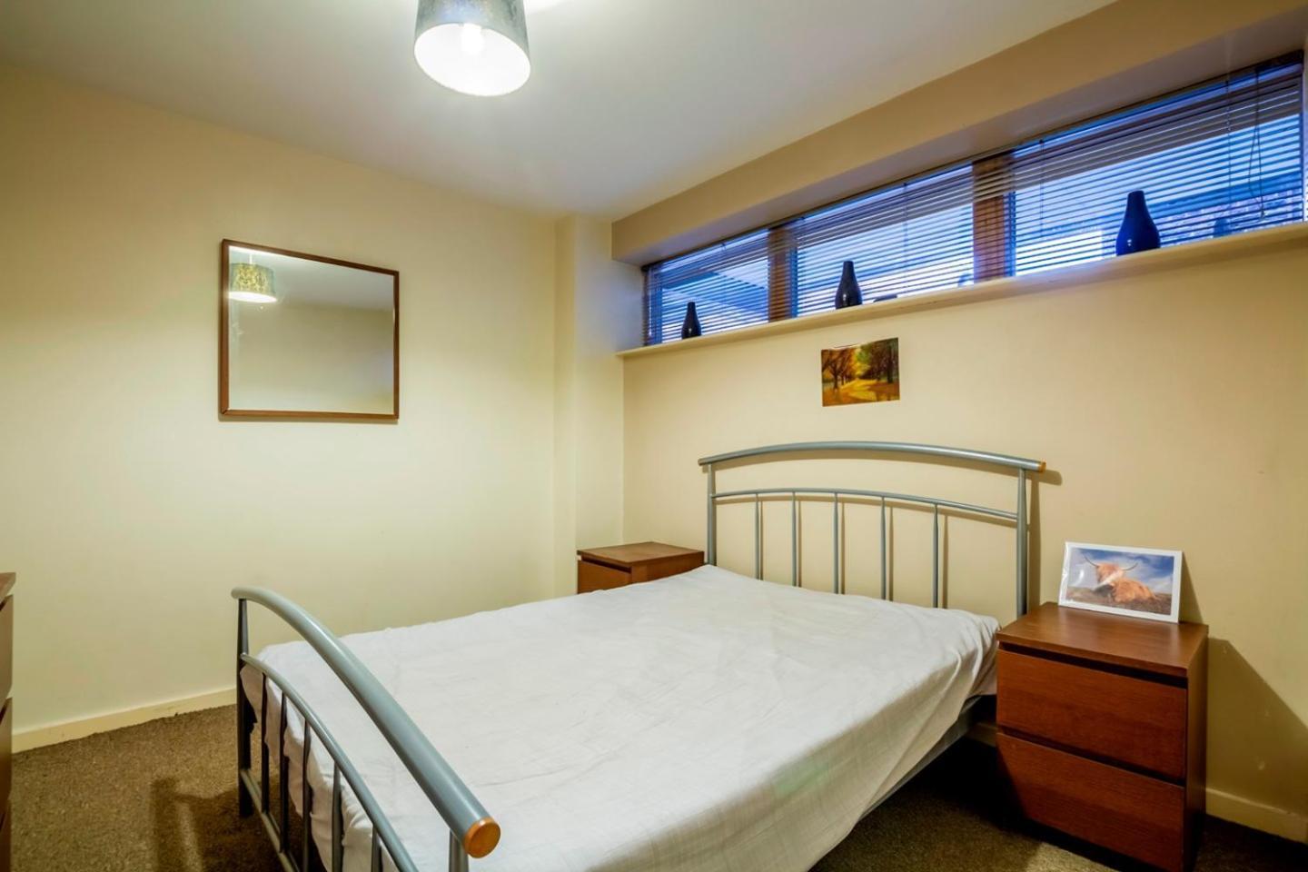 Centre - 50 Percent Off Monthly Apartment Liverpool